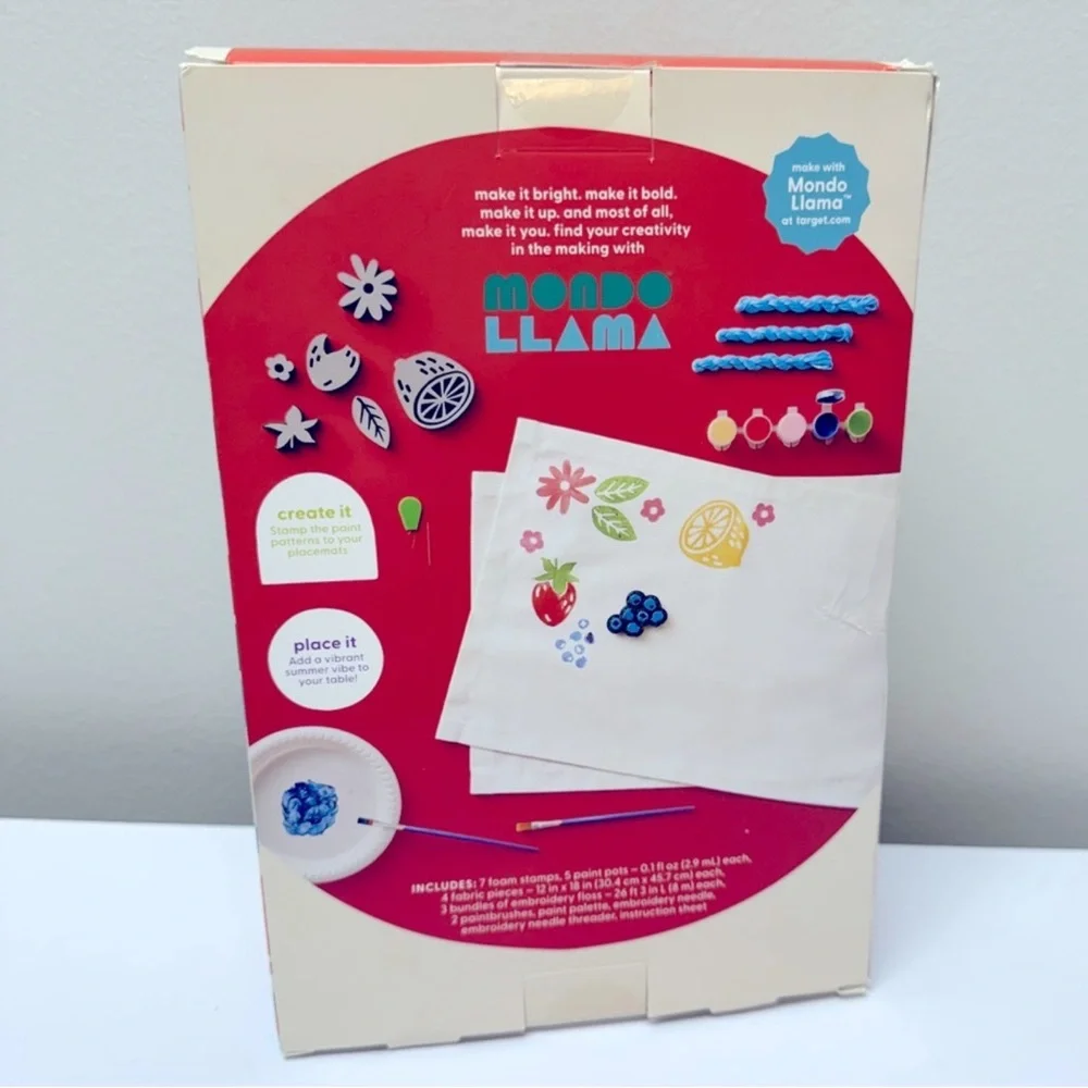 Mondo Llama DIY Stamp-printed Placemat Kit, 4 placemats, stamps & paint